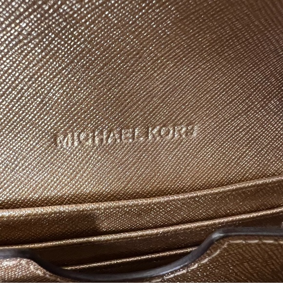 Michael Kors Jet Set Travel Shimmer Gold Crossbody Bag, Saffiano Leather 💋🤩 - Picture 16 of 16